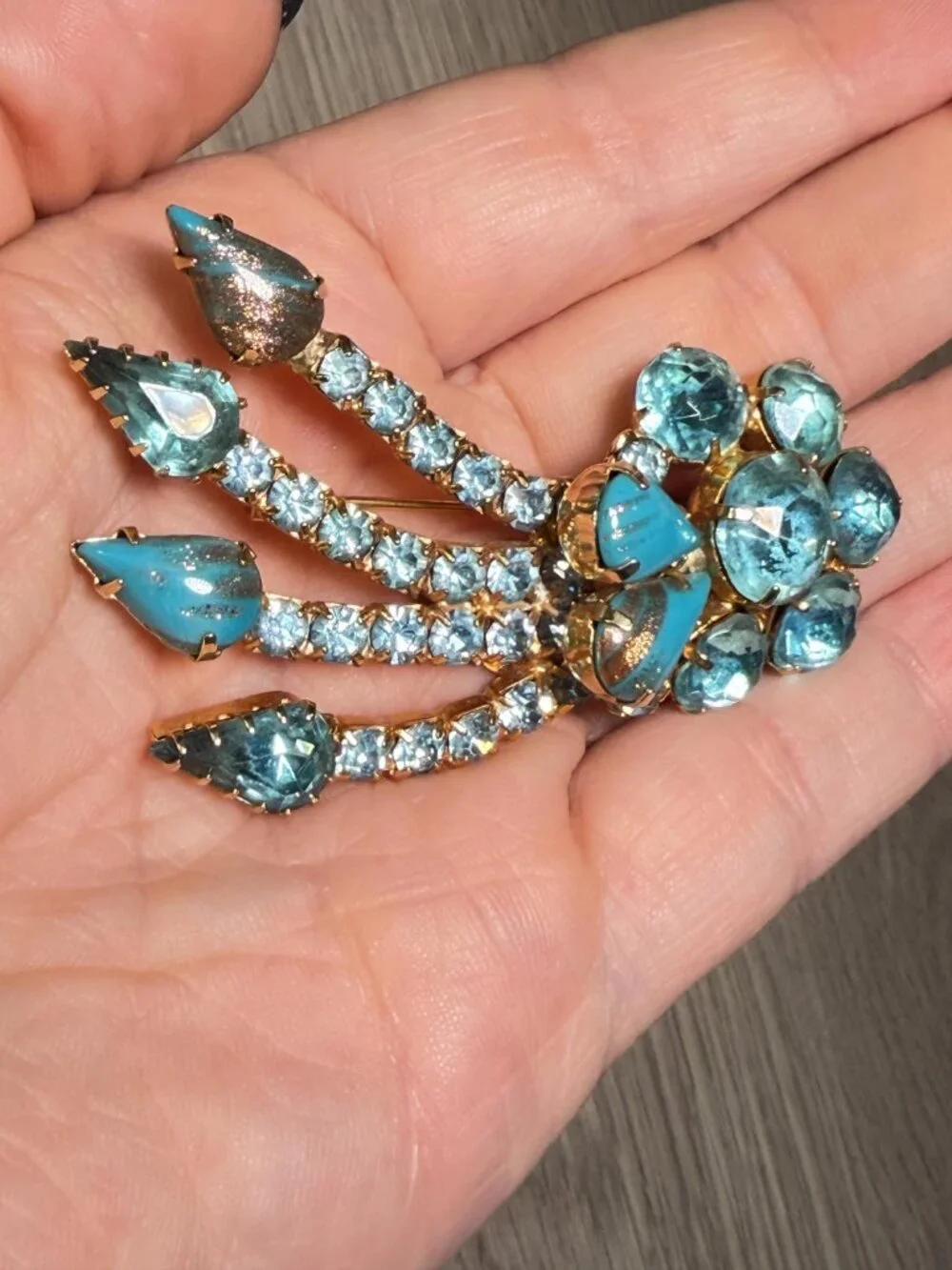 Vintage Aqua Blue Rhinestone Shooting Star Brooch Art Glass Gold Tone 1960s